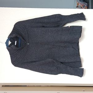 Columbia sweater size L fitted sleeves